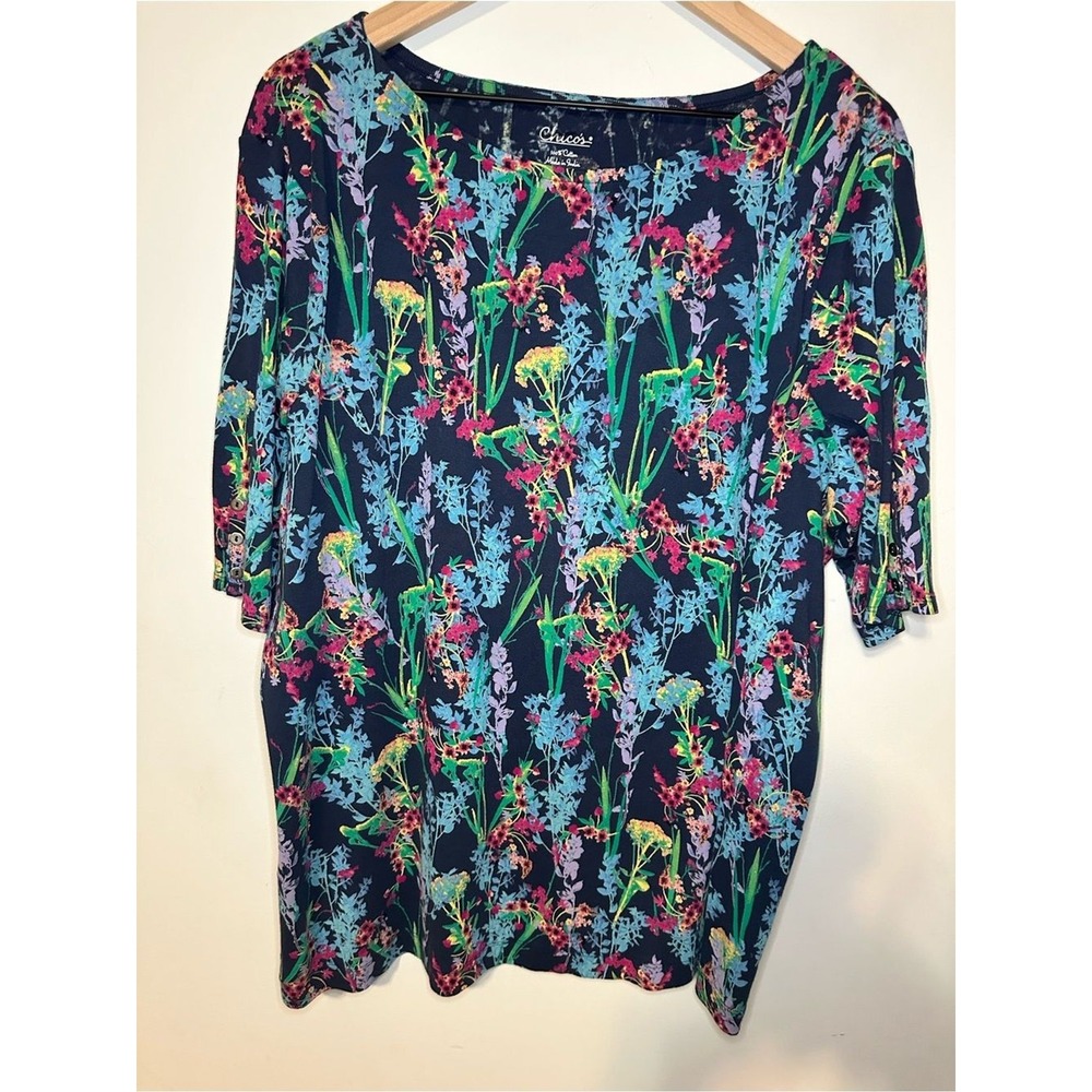 Chico's floral Boat Neck Short Sleeve Top SZ 4 Button Sleeves Pullover Multi